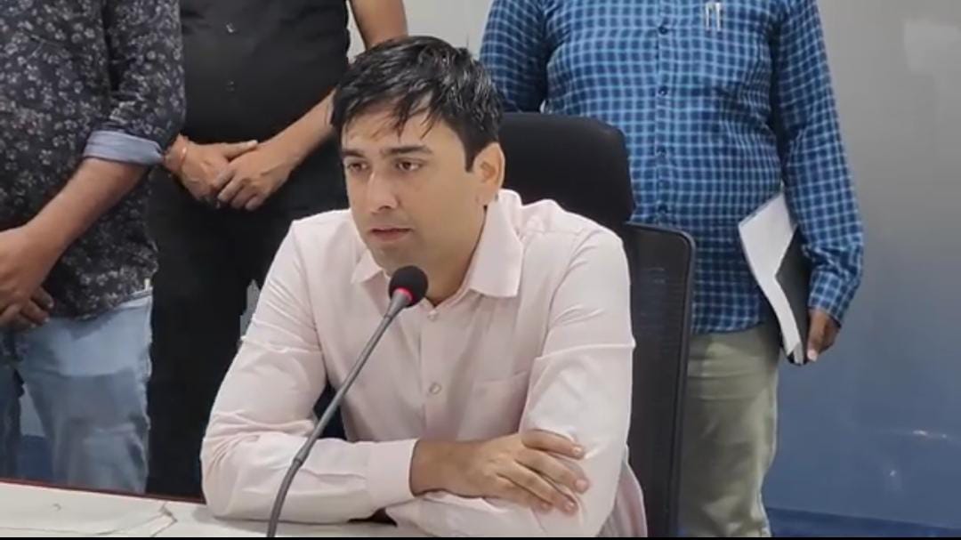 జిల్లా సచివాలయంలో పునరుద్ధరించిన వీడియో కాన్ఫరెన్స్ హాల్, కమాండ్ కంట్రోల్ రూమ్ ను ప్రారంభించిన జిల్లా కలెక్టర్