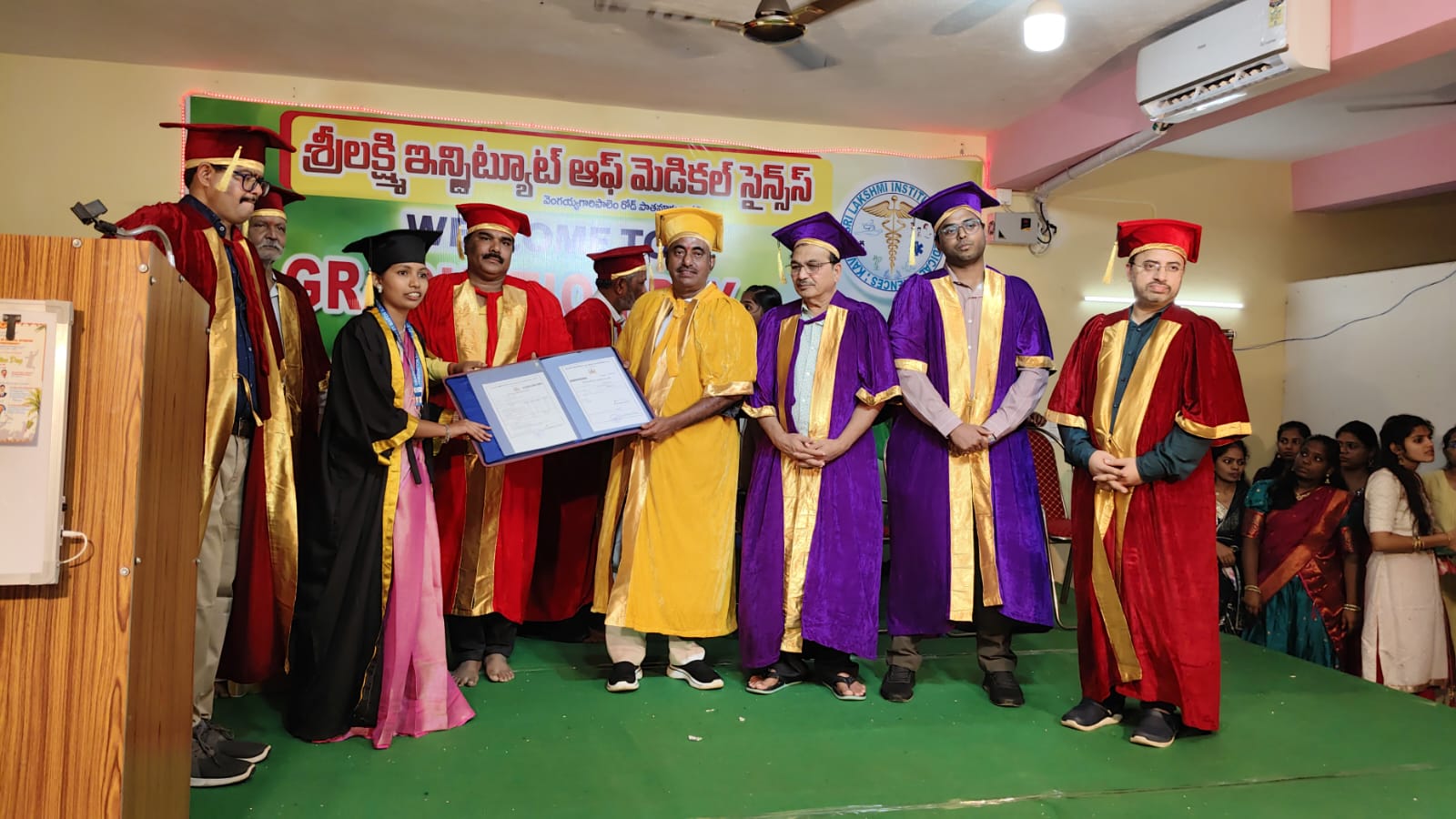 ఫిజియోథెరపీ విద్య కావలి కే గర్వకారణంతొలి గ్రాడ్యుయేషన్ లో ప్రశంసలు..