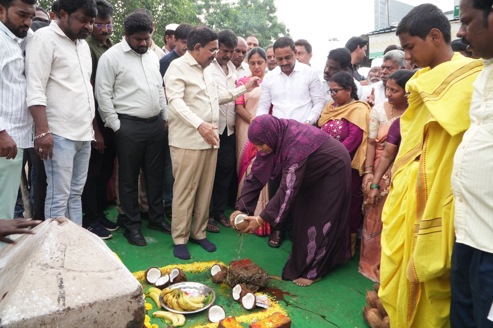 పొర్లు కట్ట ప్రాంత వాసుల చిరకాల కోరిక నెరవేర్చిన రాష్ట్ర పురపాలక, పట్టణాభివృద్ధి శాఖ మంత్రి పొంగూరు నారాయణ