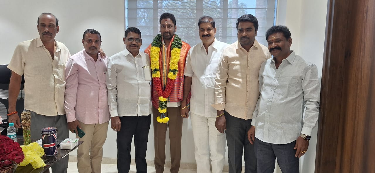 *ఘనంగా లండన్ ఎన్నారై వల్లేరు కళ్యాణ్ జన్మదిన వేడుకలు*