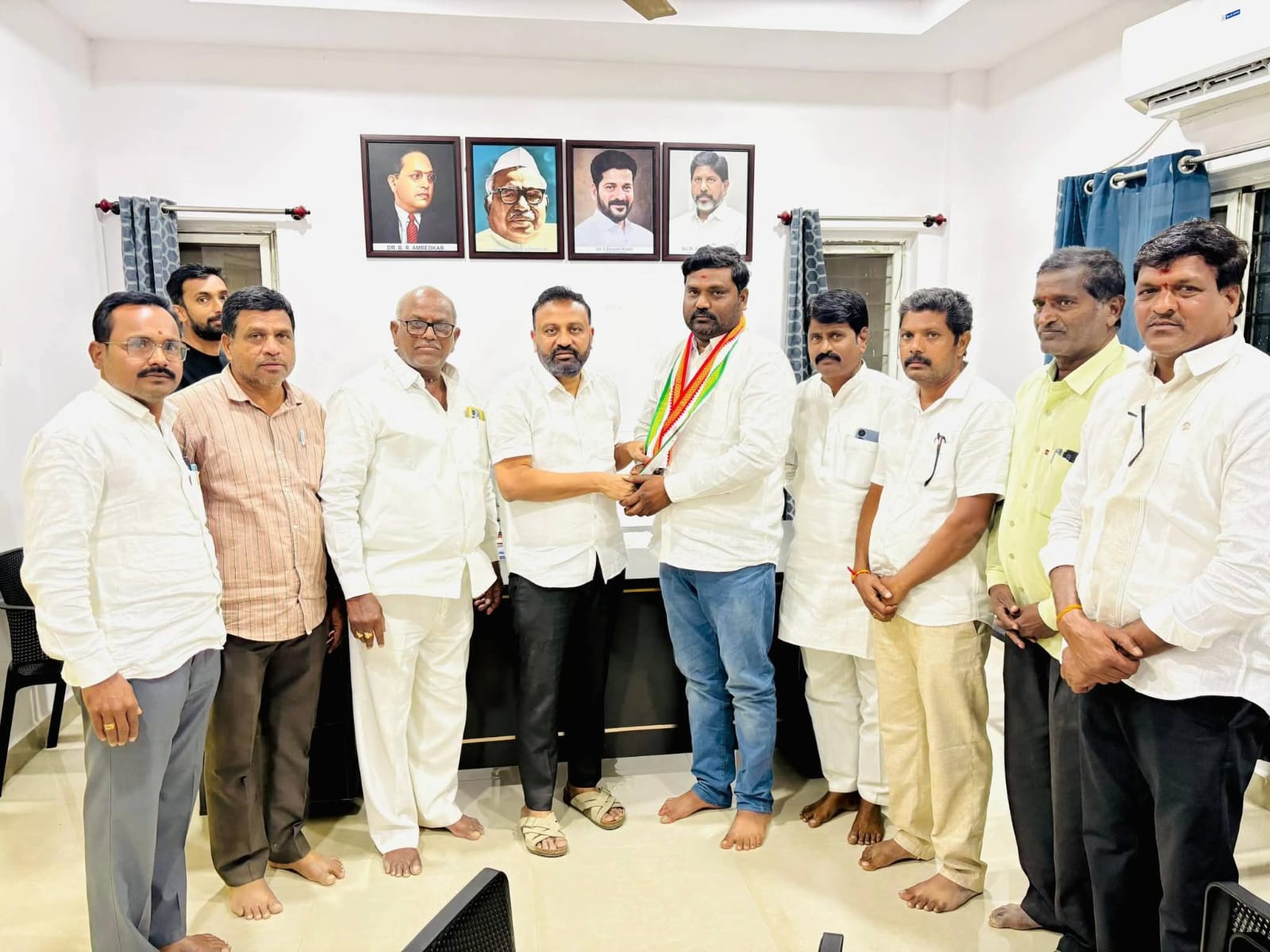 కాంగ్రెస్ లో చేరిక- జుక్కల్ ఎమ్మెల్యే తోట లక్ష్మీ కాంతారావు