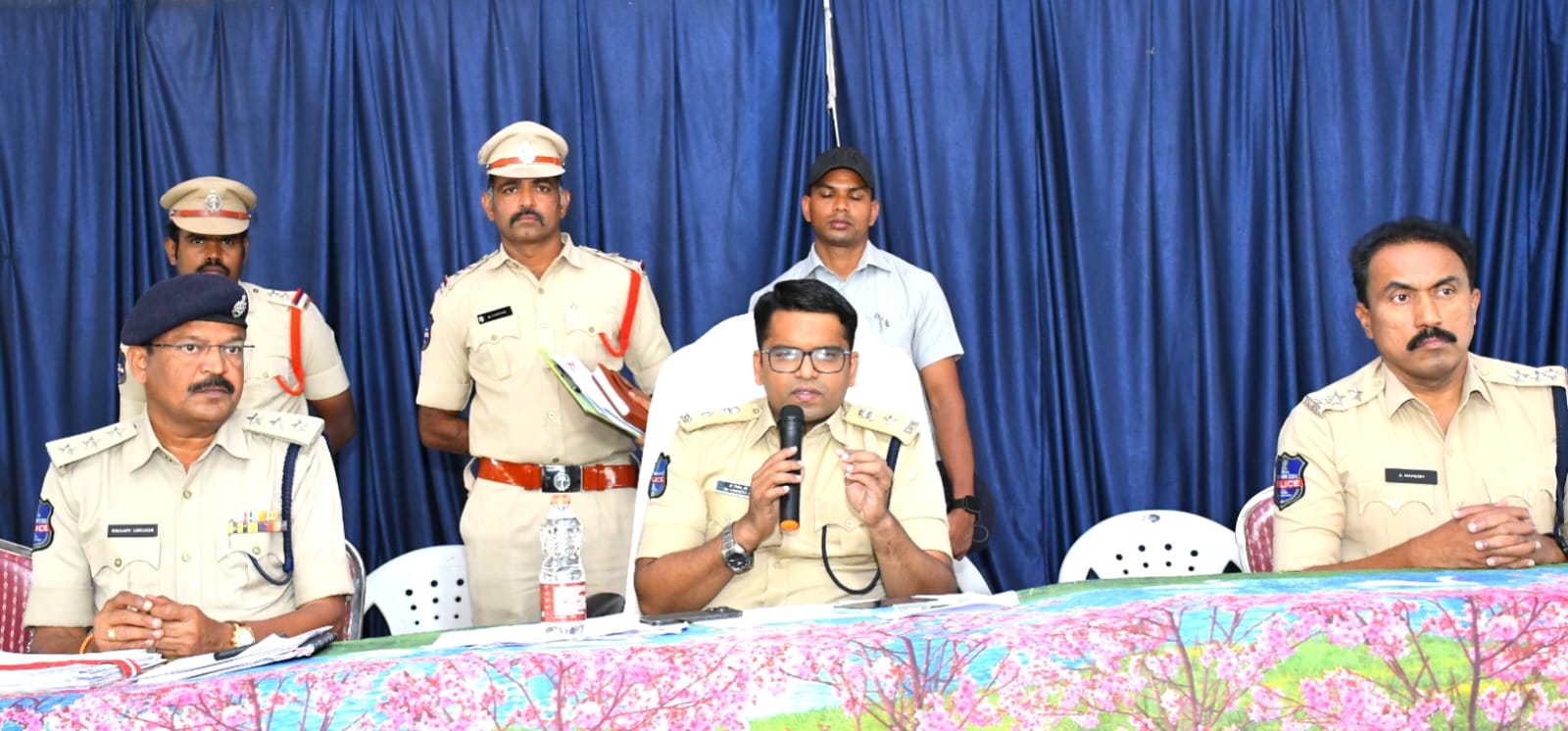 గ్రామపంచాయతీ ఎన్నికలకు పటిష్ట బందోబస్త్ ఏర్పాటు, జిల్లా ఎస్పీ డాక్టర్ వినీత్