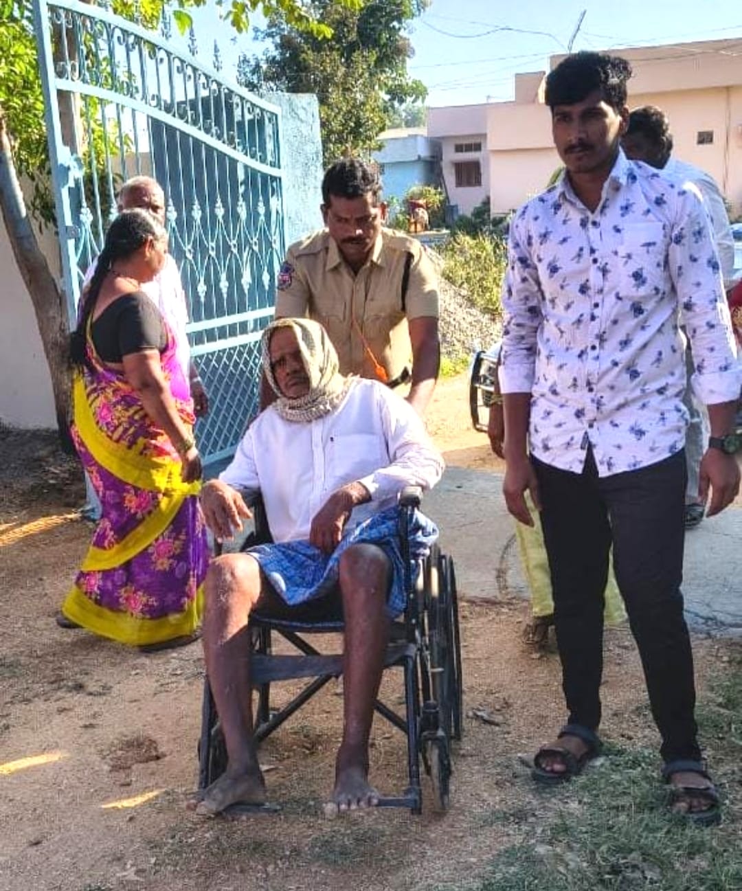 పంచాయతీ ఎన్నికల బందోబస్తు నిర్వహణలో పోలీసుల సేవలు ప్రశంసనీయం.