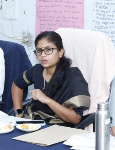 ఎన్నికల విధుల పట్ల నిర్లక్ష్యం,74 మందికి షోకాజ్ నోటీసులు జారీ చేసిన జిల్లా కలెక్టర్ సిక్త పట్నాయక్.