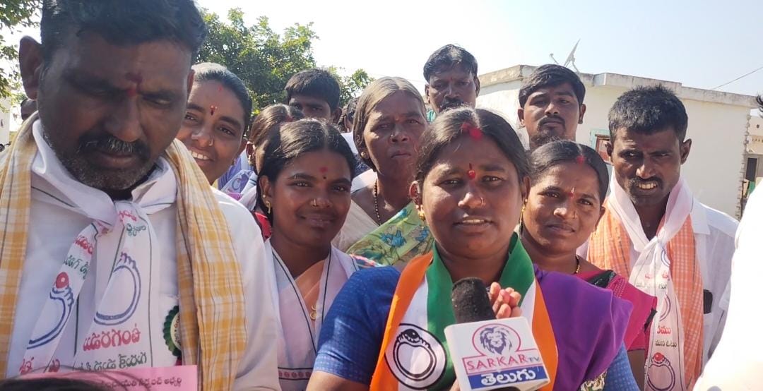 ఉంగరం గుర్తుకు ఓటు వేసే గెలిపించండి, సర్పంచ్ అభ్యర్థి కటికె అంజమ్మ.