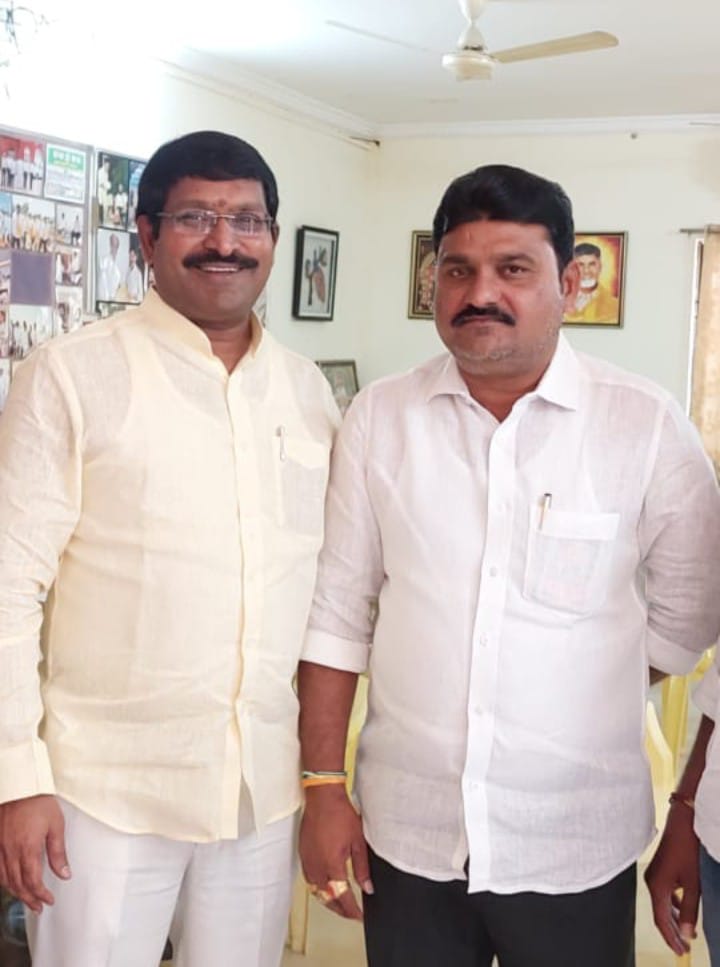 నూతన నెల్లూరు జిల్లా టీడీపీ అధ్యక్షుని గా ఎంపికైన బీద రవిచంద్ర కు శుభాకాంక్షలు తెలిపిన పూసల వెంగపనాయుడు.