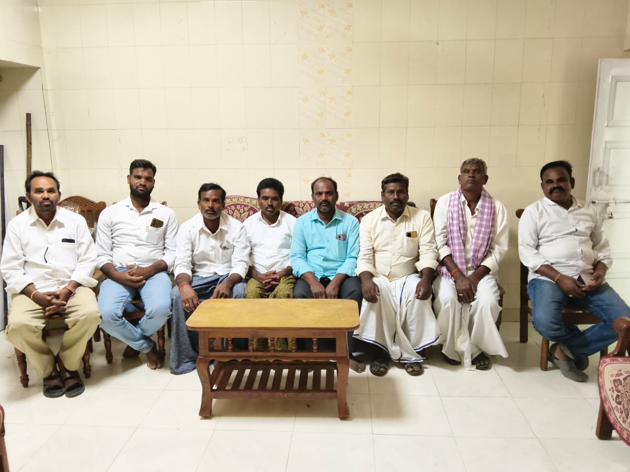 దారి ఇవ్వలేదని ఎస్టీ వ్యక్తిపై కుల దూషణ, దాడి: మాజీ సర్పంచ్ బోధపాటి గోవిందప్ప పై కేసు నమోదు చేయాలని బాధితుడి డిమాండ్